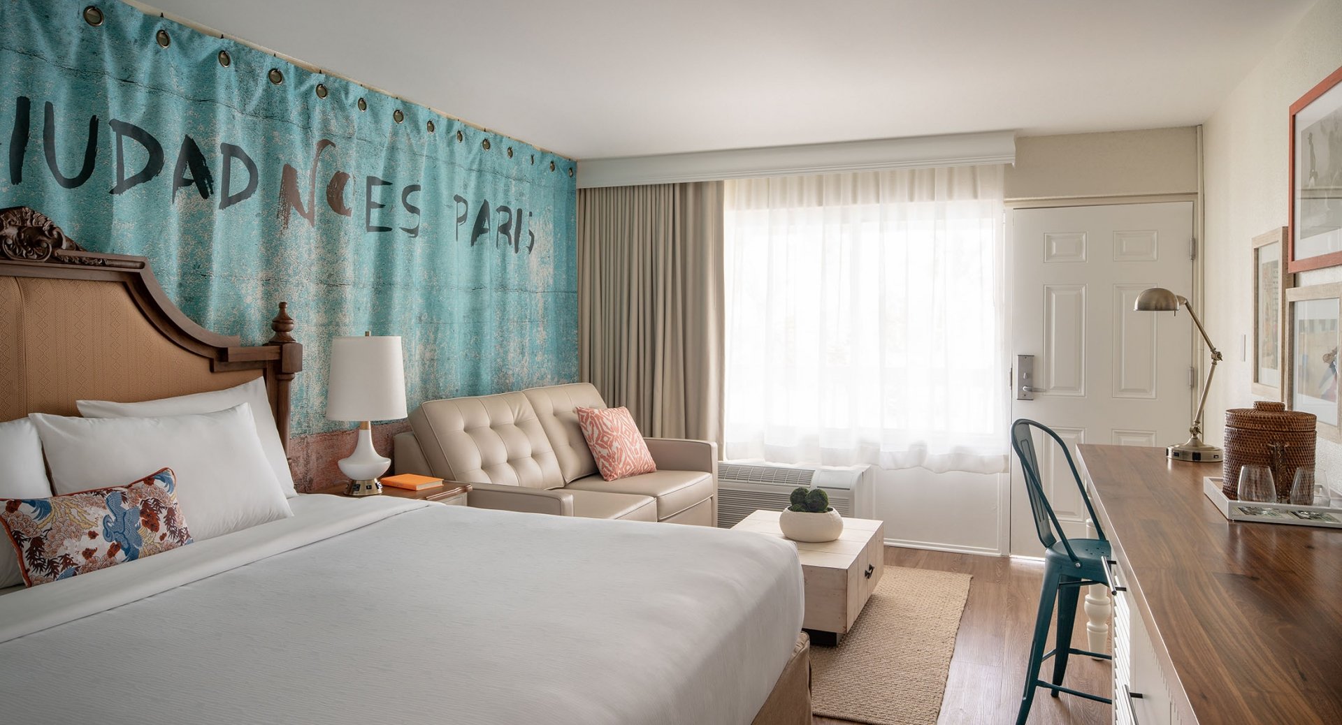 Interior view of a king hotel room at Havana Cabana.